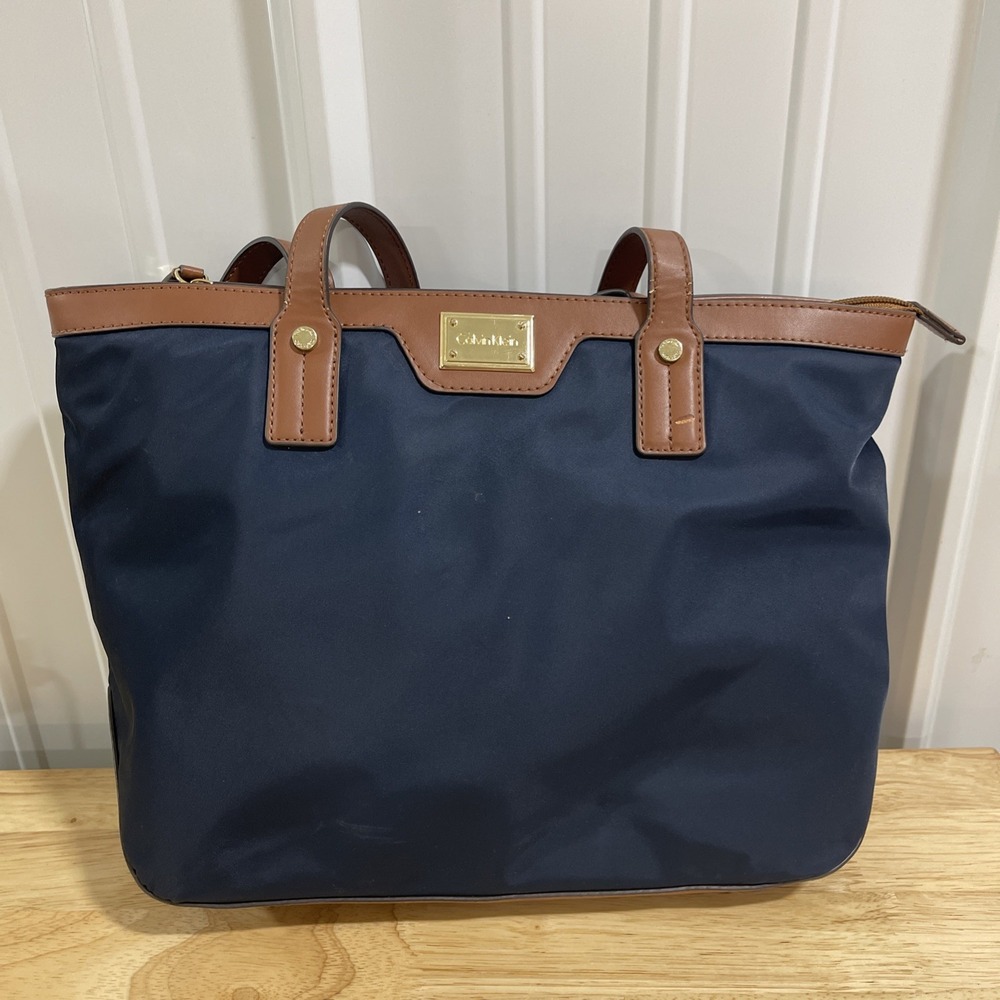 Calvin Klein Navy Purse Tote MSRP $138 Large Gold Accents Zipper Womens Bag